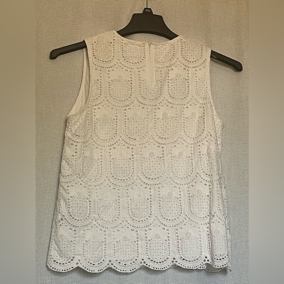 J McLaughlin pineapple lace top - Picture 3 of 6